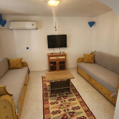 Oernek Hotel *